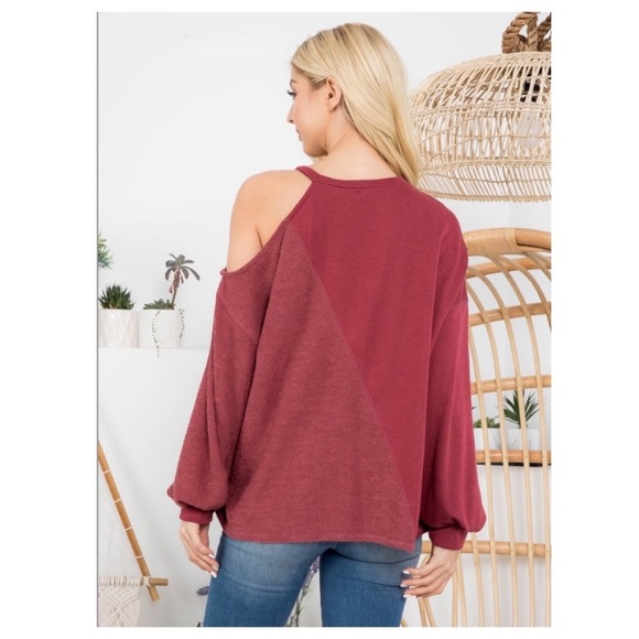 28 ❤️cold shoulder red top - Picture 4 of 8